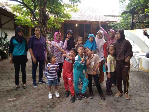 SPS Mekarsari 24 Menyambut Sumpah Pemuda dengan Jalan Sehat