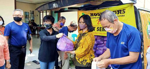 Kospin GRS, Bagikan 205 Paket Sembako dalam aksi Berbagi Kasih di Kampung Bintaran