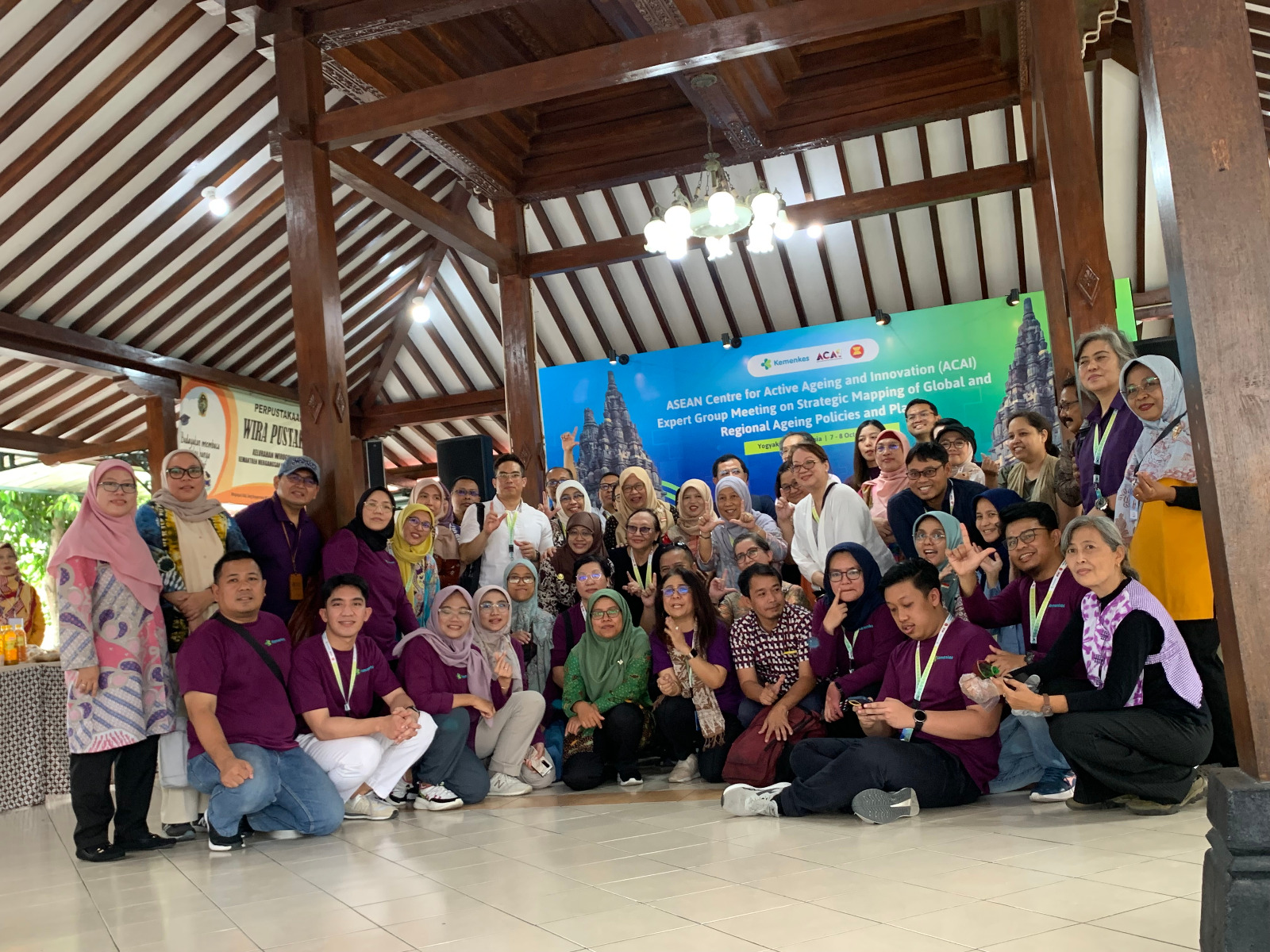 ASEAN Centre for Active Ageing and Innovation (ACAI) Mengunjungi Kelurahan Wirogunan